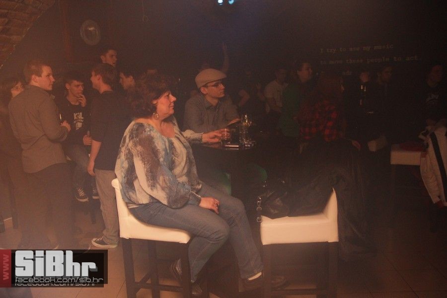 exit0903_04 exit0903_04