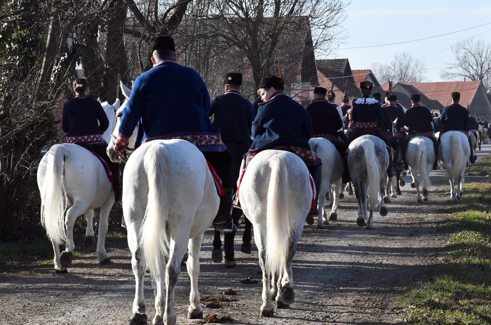Pokladno jahanje u Sikirevcima