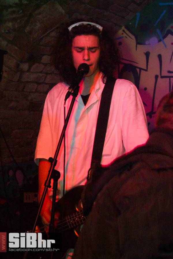 exit_halloween_03