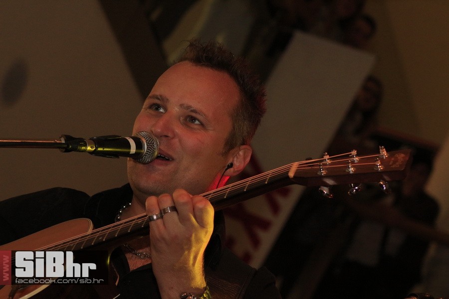 tony_am_SiB_hr_07