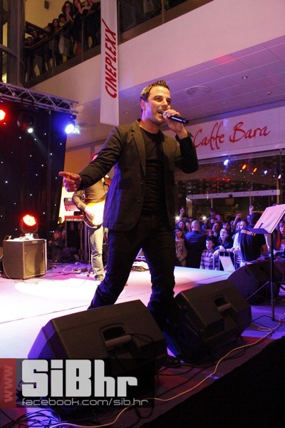 ivan_zak_avenuemall_osijek_zora