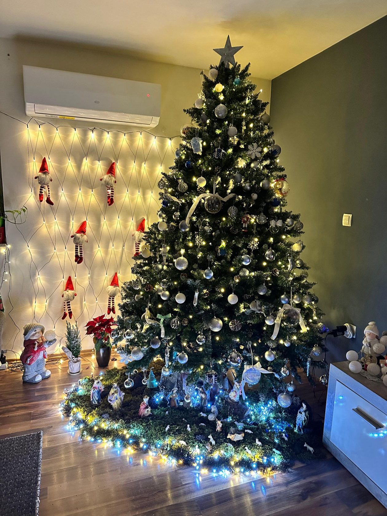 Božićna drvca 2025.