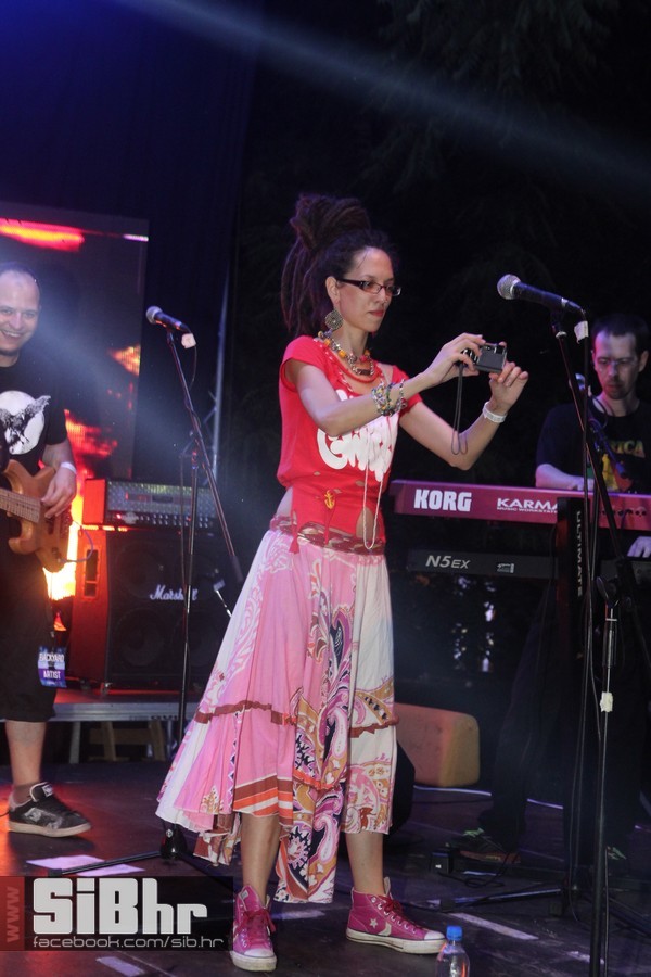 backyard_art_festival_SiBhr_55