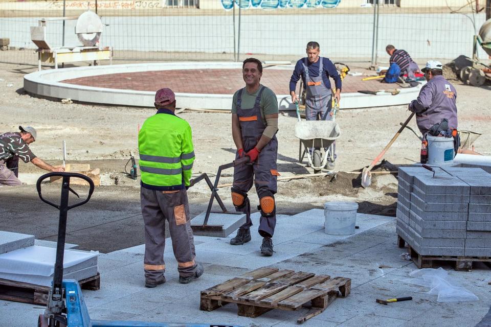 Radovi na obnovi Trga Vatroslava Lisinskog u Tvrđi bliže se kraju