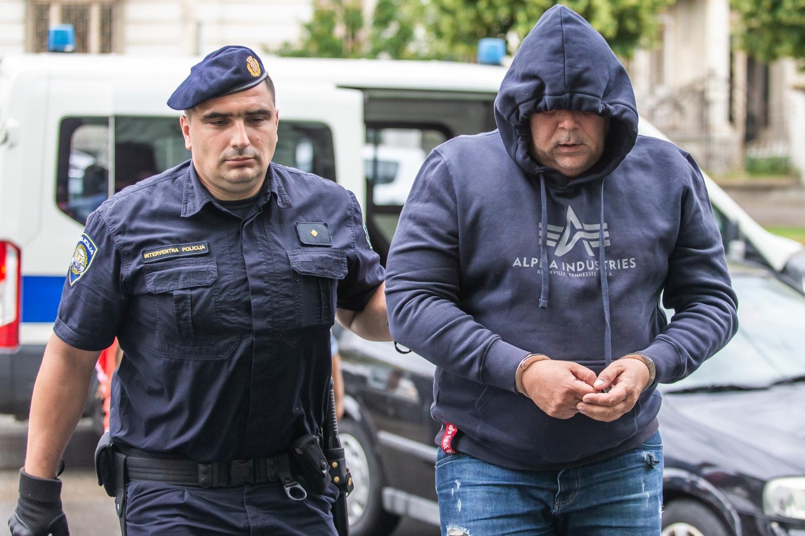 Privođenje dilera na Županijski sud u Osijeku