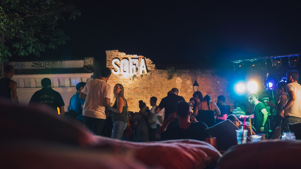In Da Sofa @Vodena vrata