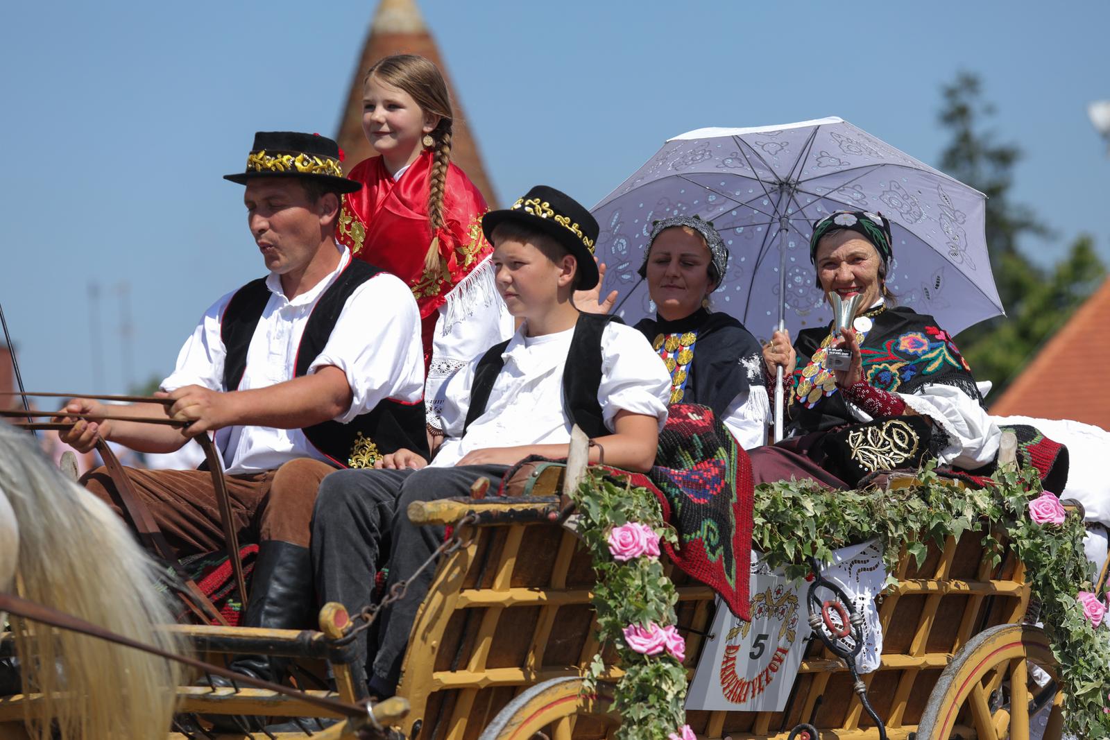 57. Đakovački vezovi