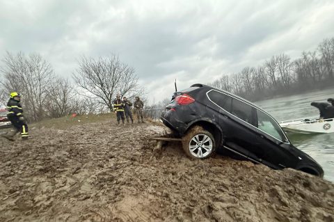 automobil u savi automobil u savi