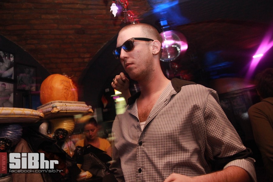 tufna0211_49 tufna0211_49