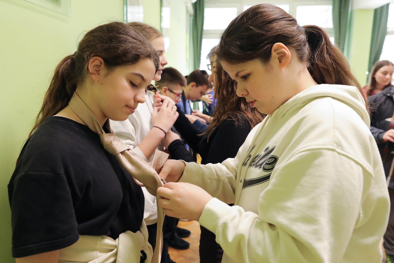 Osijek: Učiteljica 6. razreda podučava učenike svakodnevnim vještinama