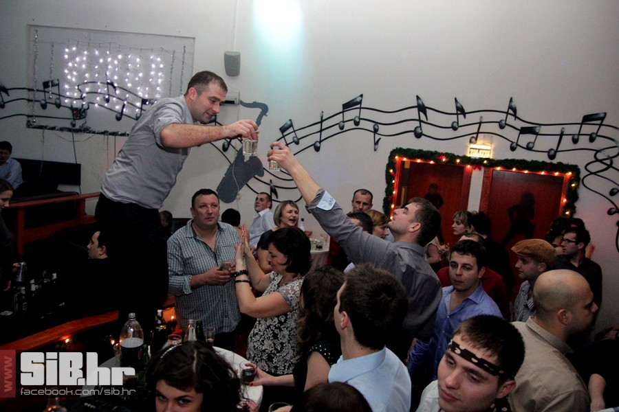 novagtrgkinolumiermediumlotus84 novagtrgkinolumiermediumlotus84