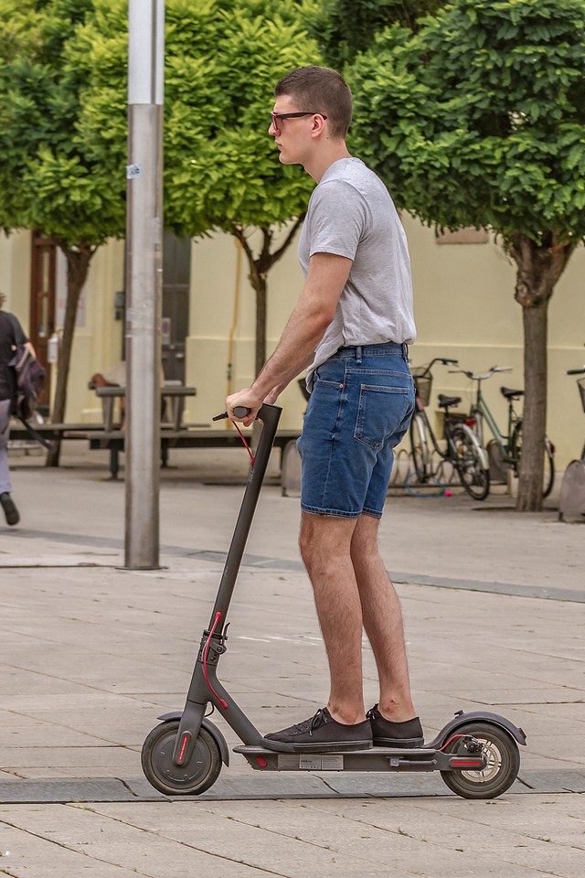 električni romobil električni romobil