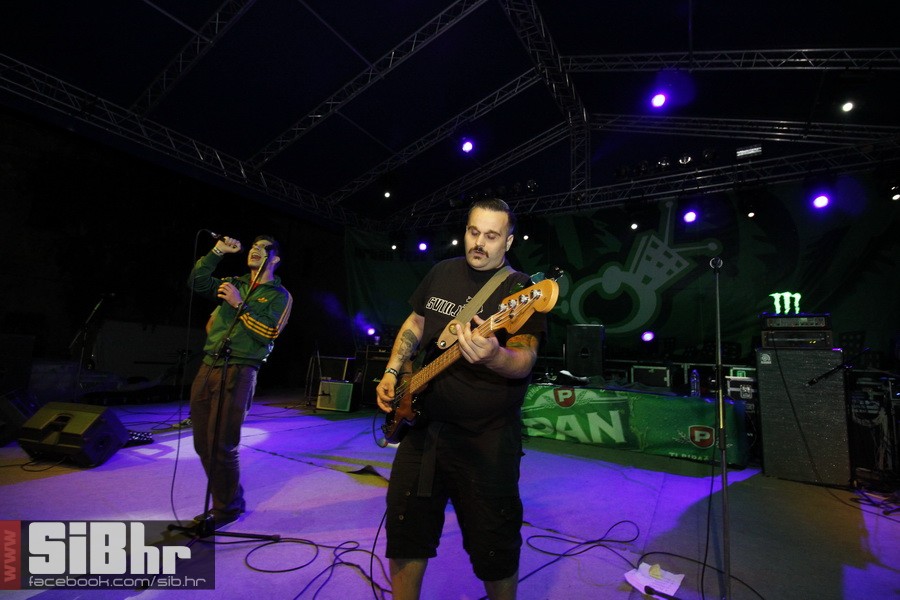 ufo_brkovi_zoran_25 ufo_brkovi_zoran_25