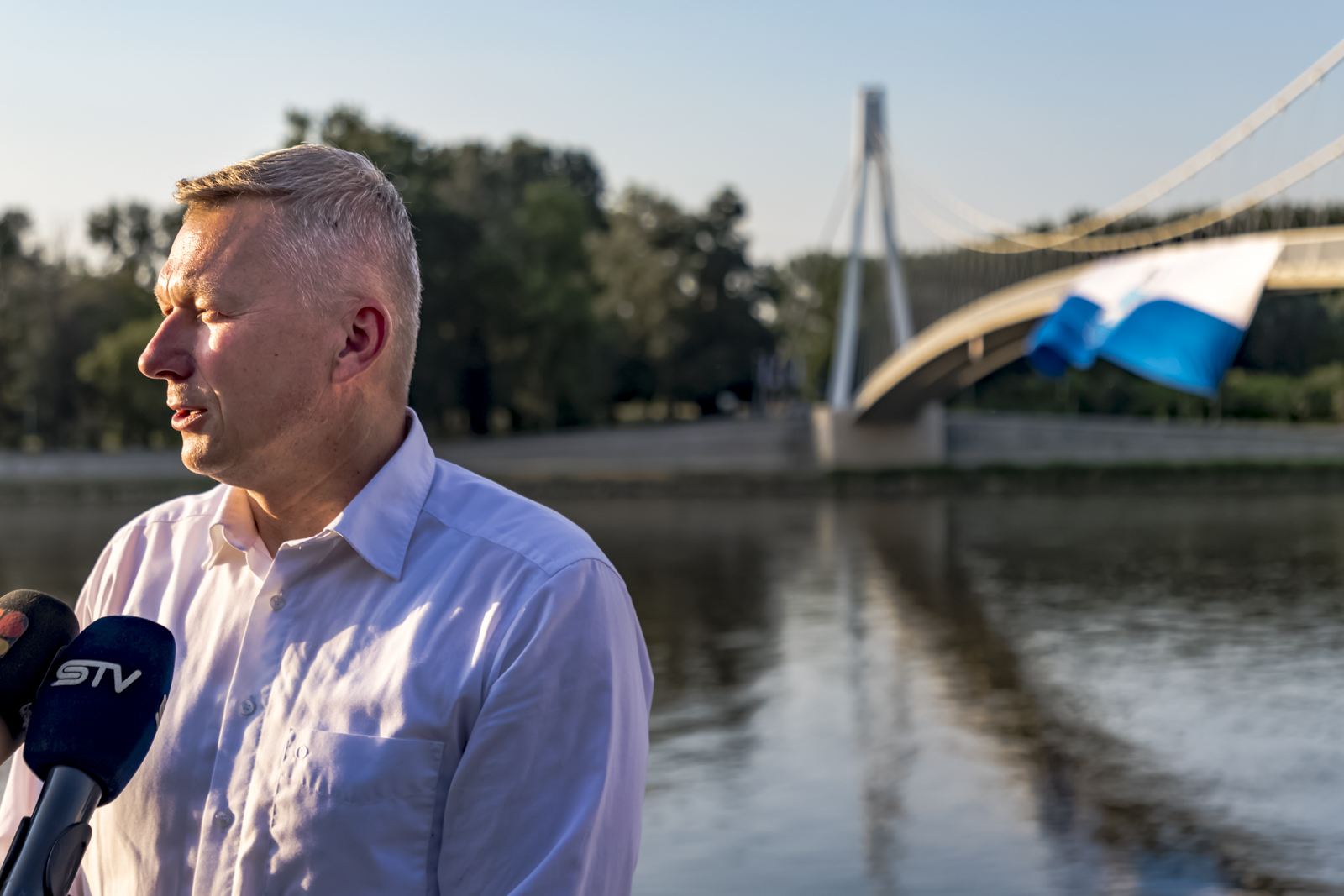 Zastava NK Osijek na mostu Zastava NK Osijek na mostu