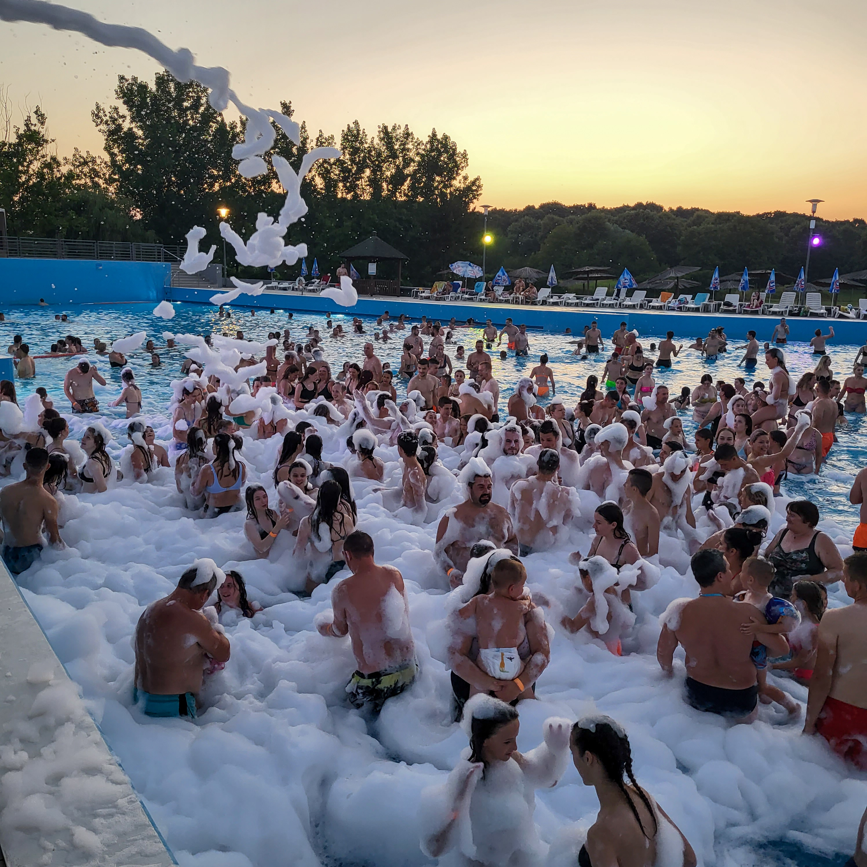 Pjena party u Bizovačkim toplicama Pjena party u Bizovačkim toplicama