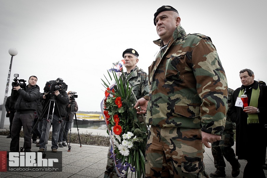 vukovar_prosvjed_protiv_cirilic