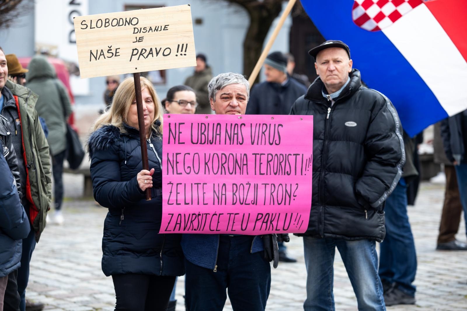 Kroz Osijek prošla povorka slobode – povorka protiv ograničavanja zbog koronavirusa
