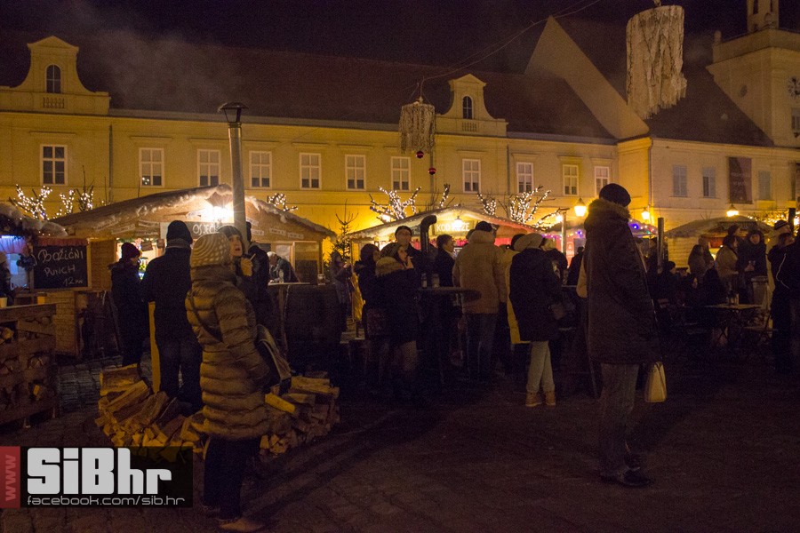 nova_godina_2016_trg_tvrdja_sib nova_godina_2016_trg_tvrdja_sib