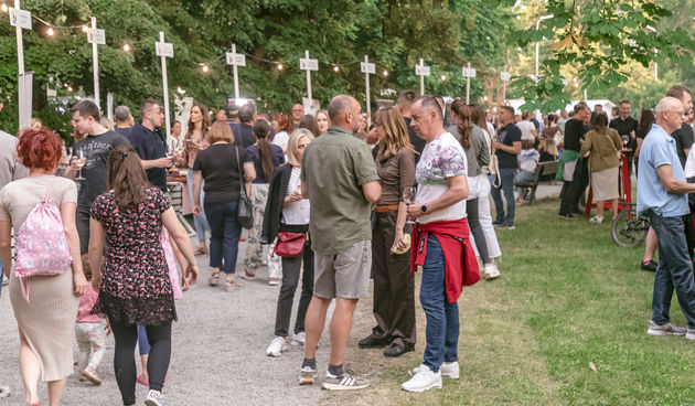 Večer vina i umjetnosti svibanj 2024.
