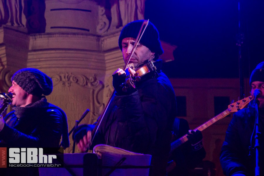 nova_godina_2016_trg_tvrdja_sib nova_godina_2016_trg_tvrdja_sib