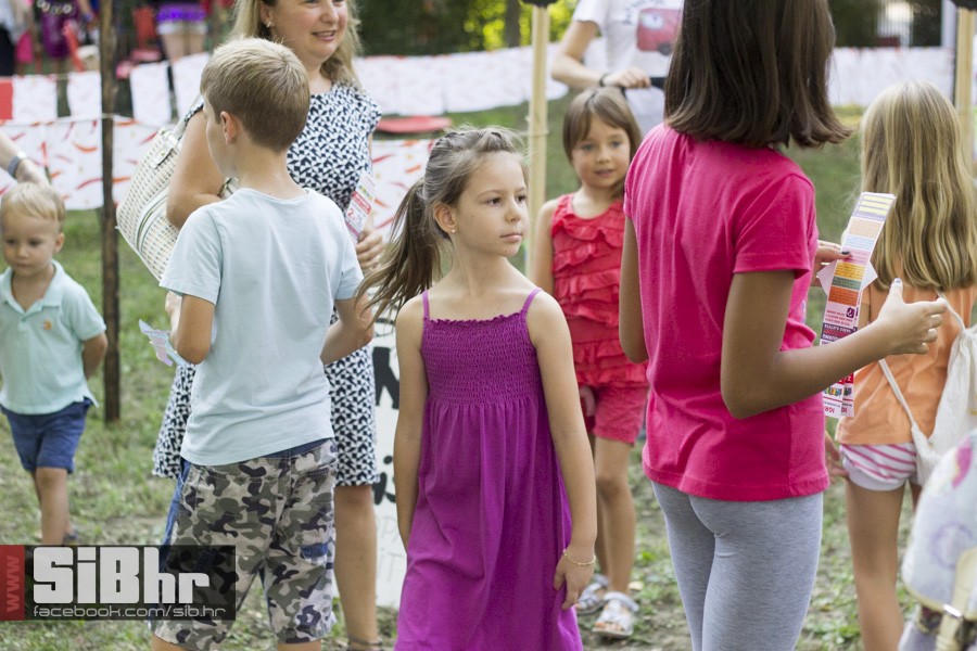 zemlja_vijenac_2015_SiBhr28