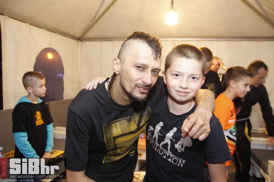 dubioza_sars_2014_zoran_bastion dubioza_sars_2014_zoran_bastion