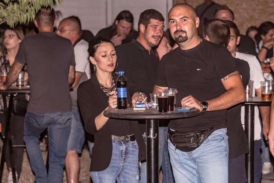 Brkovi u dvorištu Stare pekare