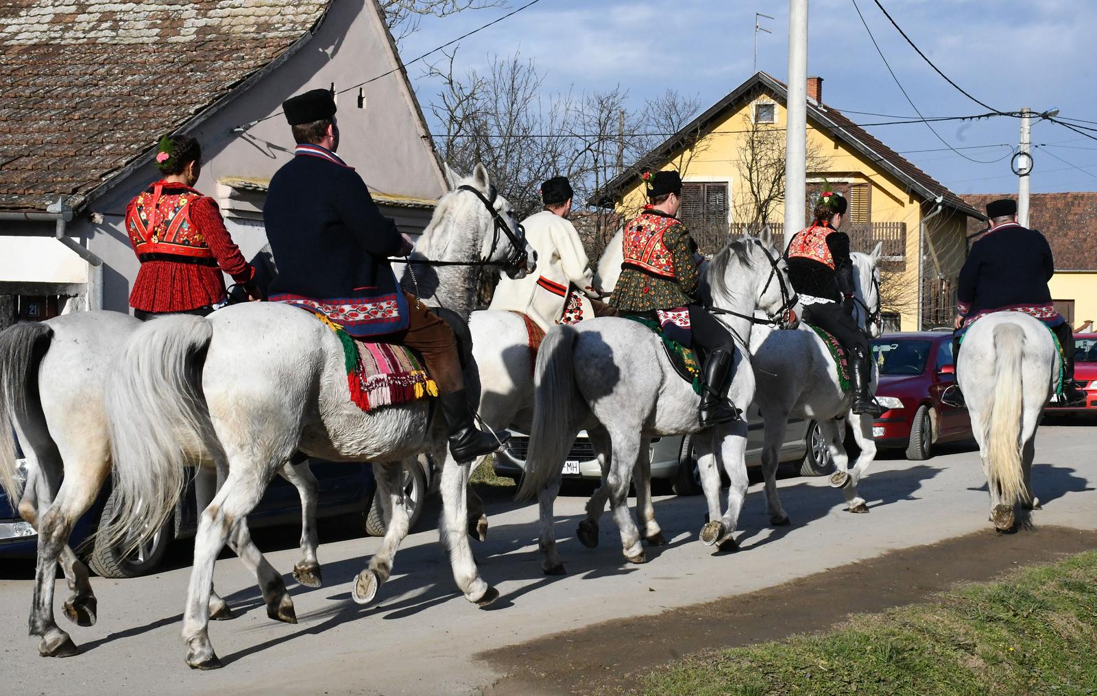 Pokladno jahanje u Sikirevcima