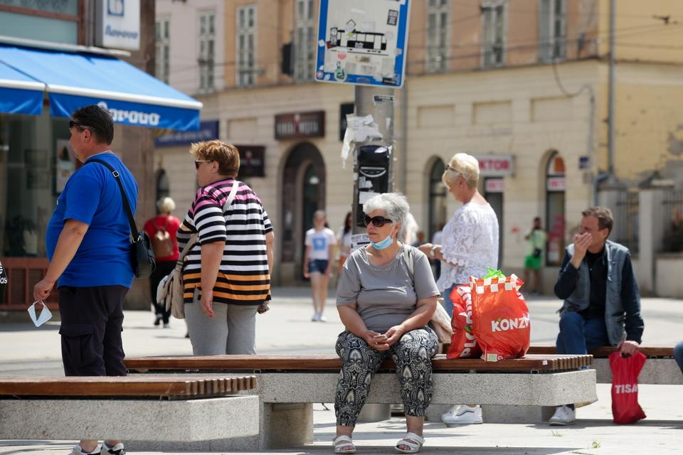 Od danas u tramvajima i autobusima obveza nošenja zaštitnih maski