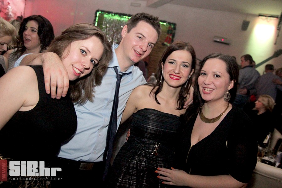 novagtrgkinolumiermediumlotus96 novagtrgkinolumiermediumlotus96