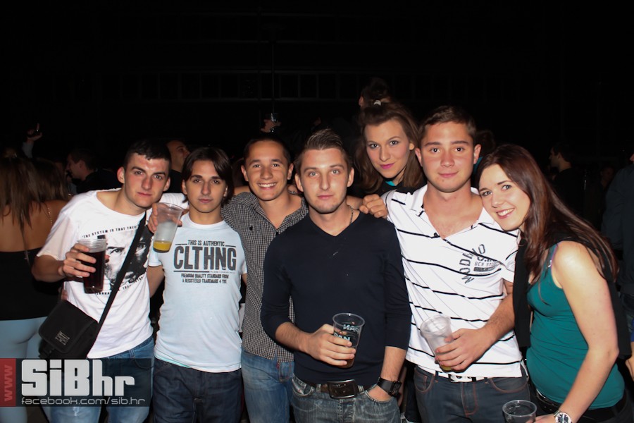 dc_party_2706_SiBhr_33 dc_party_2706_SiBhr_33