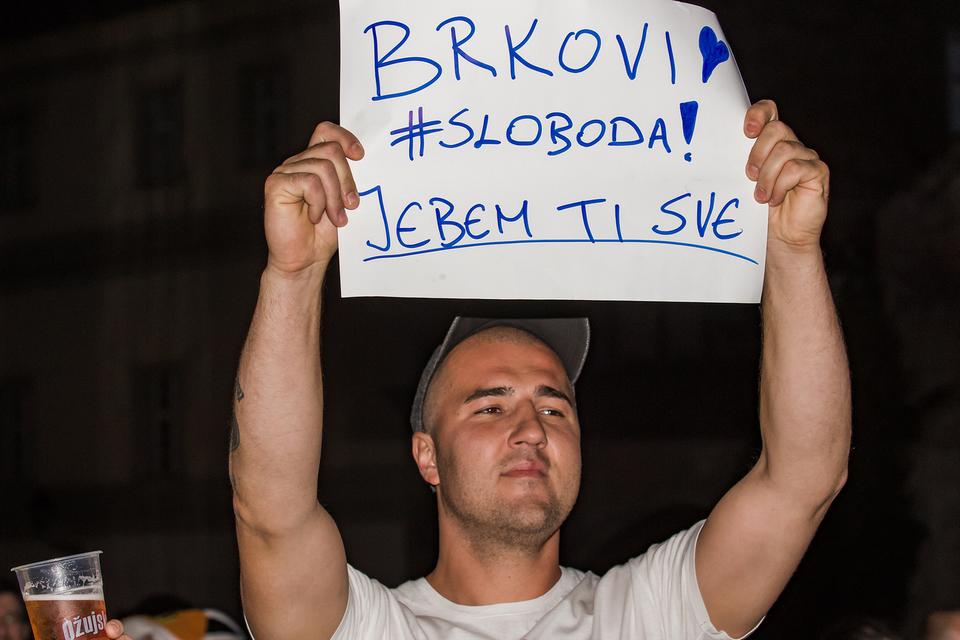 Brkovi u dvorištu Stare pekare