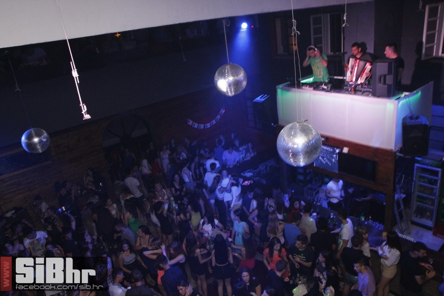 red_carpet_zoran_bastion_55