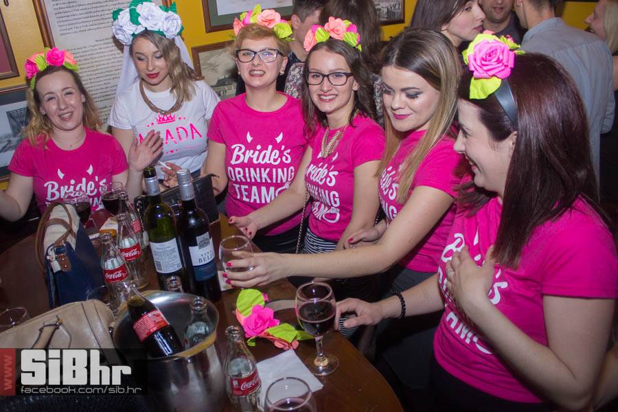 OldBridgePub_osijek_3