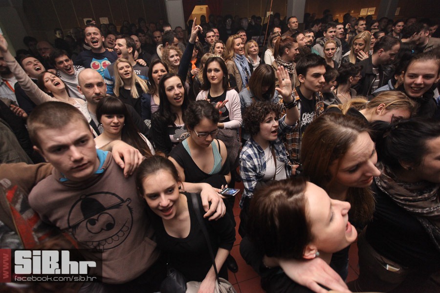 opca_opasnost_slavija_04042013_