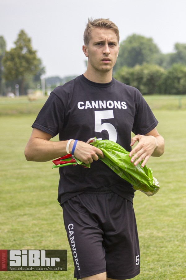 cannons_90