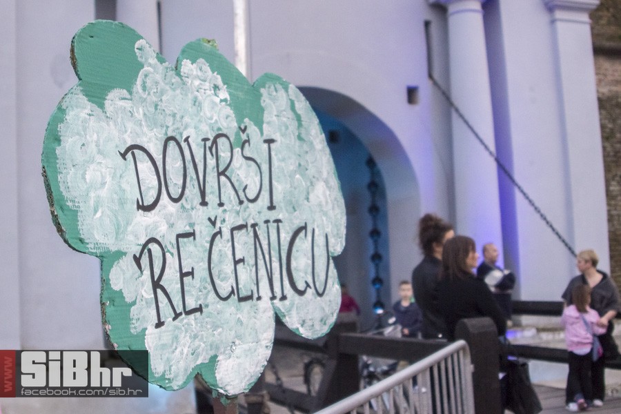transgeneracijski_party_tvrdja_