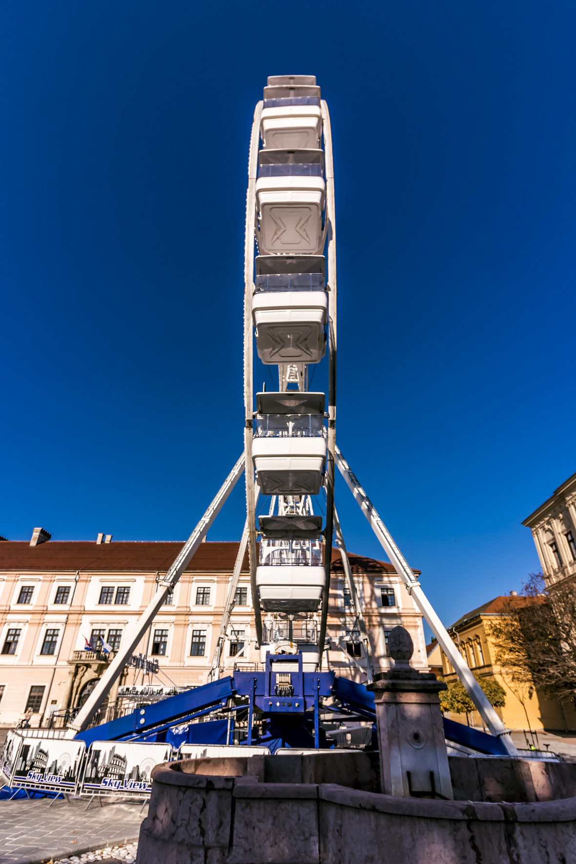 Pripreme za početak Adventa u Osijeku Pripreme za početak Adventa u Osijeku