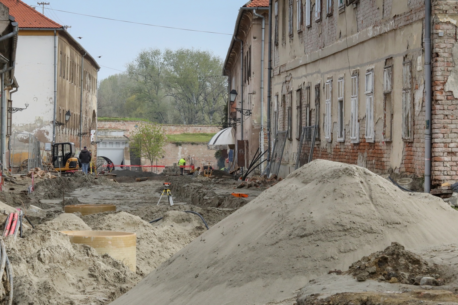 U tijeku radovi na rekonstrukciji Tvrđe, od danas zabranjen promet za automobile