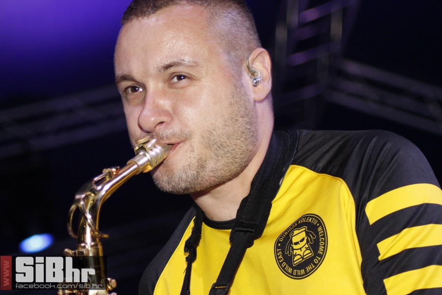 dubioza_sars_2014_zoran_bastion dubioza_sars_2014_zoran_bastion