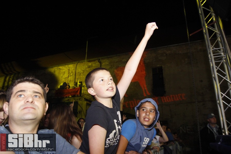 dubioza_sars_2014_zoran_bastion dubioza_sars_2014_zoran_bastion