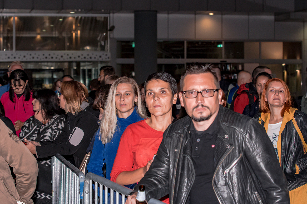 Uređivanje galerije: Mile Kekin trio rasplesao Osječane u Novoj rupi