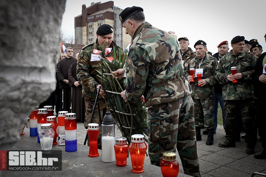 vukovar_prosvjed_protiv_cirilic