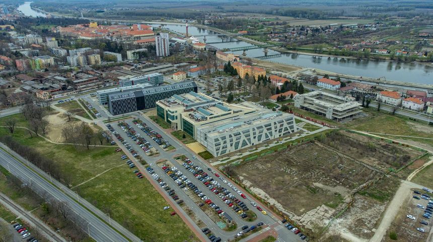 Kampus iz zraka (svibanj, 2022.) Kampus iz zraka (svibanj, 2022.)