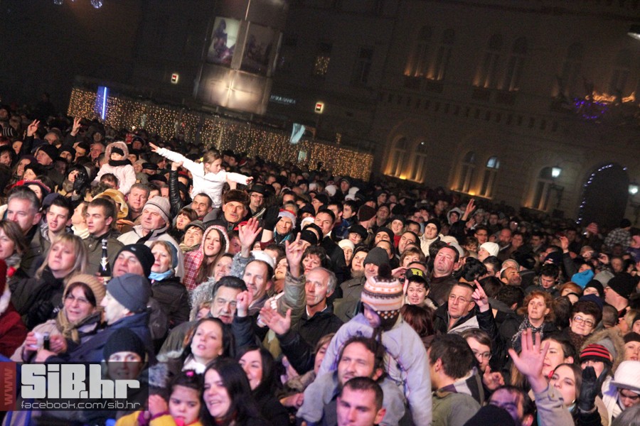 novagtrgkinolumiermediumlotus10 novagtrgkinolumiermediumlotus10