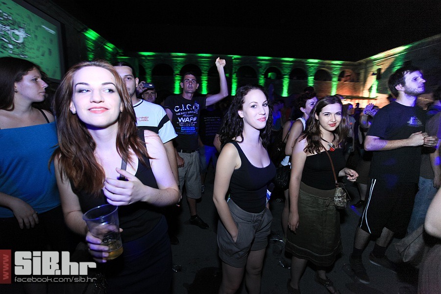 ufo_1_dan_07072012_sibhr_by_005