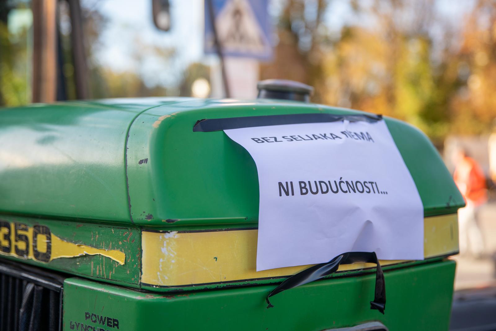 Prosvjed svinjgojaca u Vinkovcima