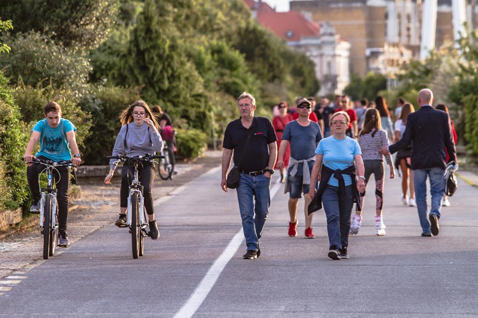 Osječani iskoristili lijepo vrijeme i neradni dan za uživanje na otvorenom