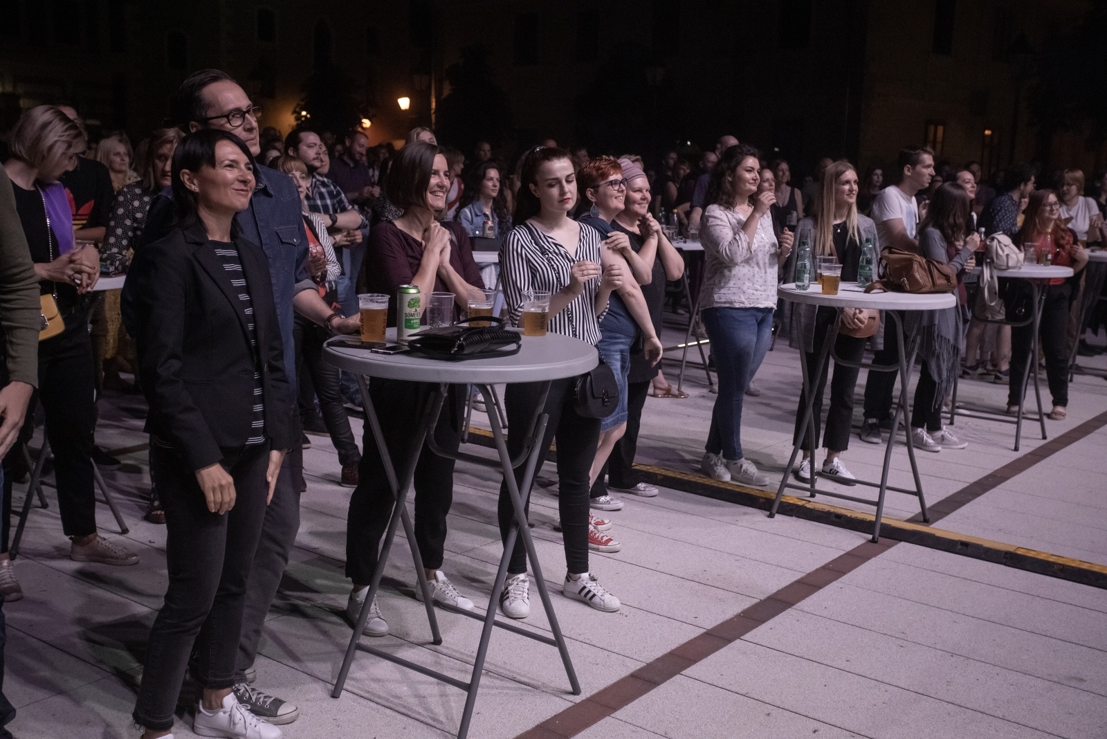 Urban raspjevao legice i lege