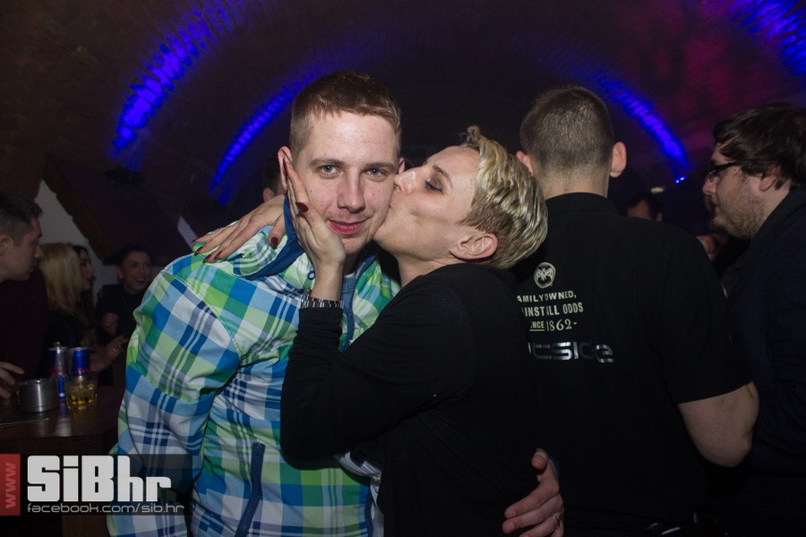 outsdie_12